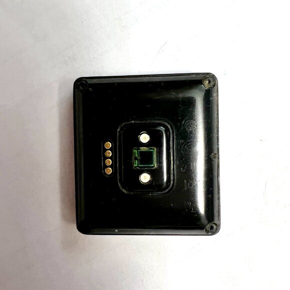 FITBIT BLAZE DIGITAL WATCH WITH CHARGER - Picture 3 of 4